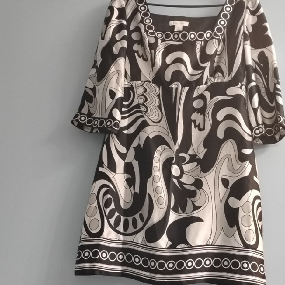 White House Black Market Black & White Graphic Scoop-Neck Tunic Size 6 - Picture 3 of 4